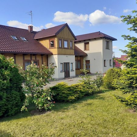 Dom W Skrzydlnej Villa Skrzydlna Exterior foto
